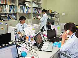 医薬品情報管理室（ＤＩ室）の様子１